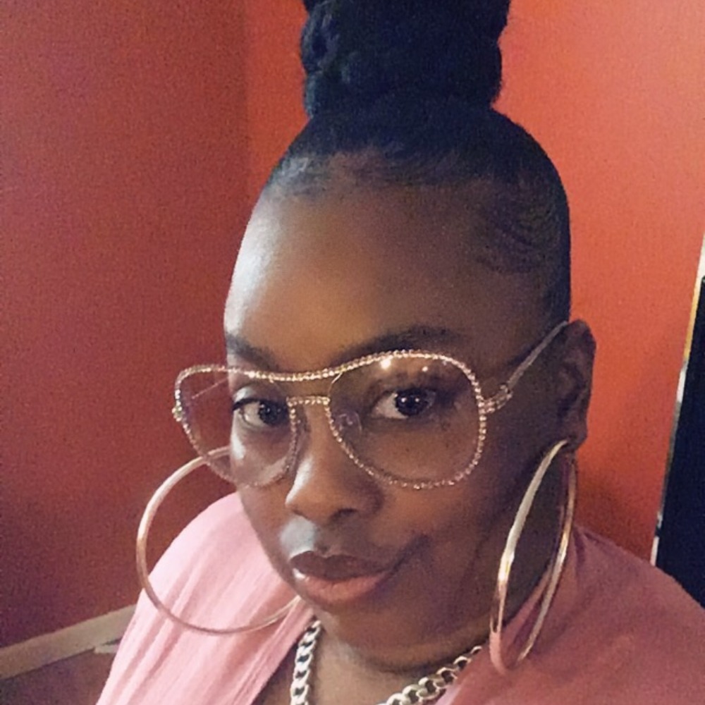 Meet your Posher, Alena